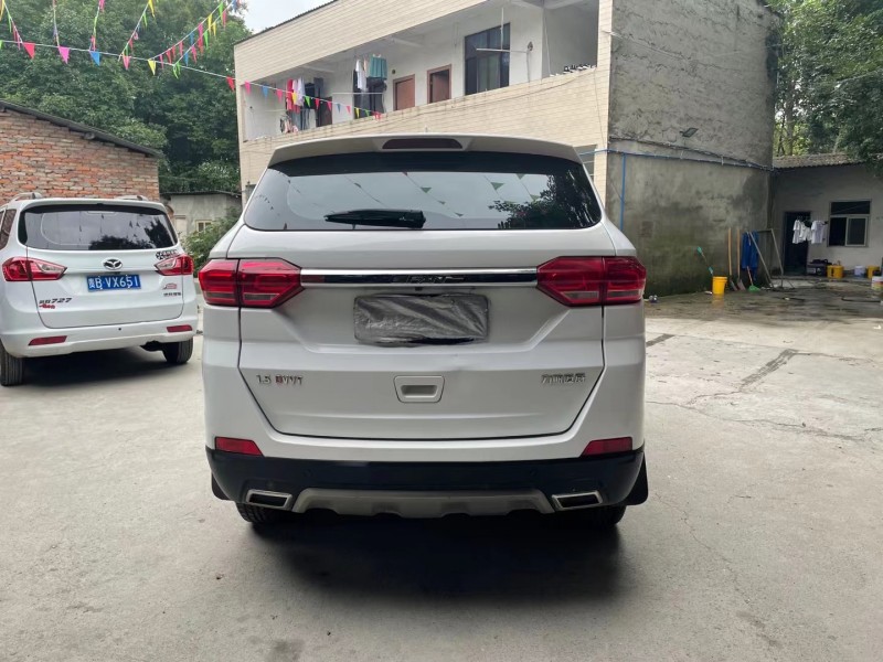 成都16年力帆汽车迈威9