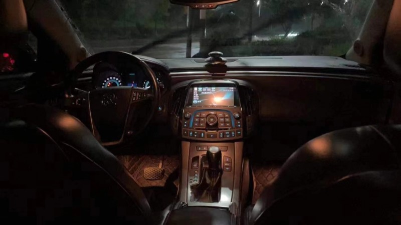 保定10年别克君越6