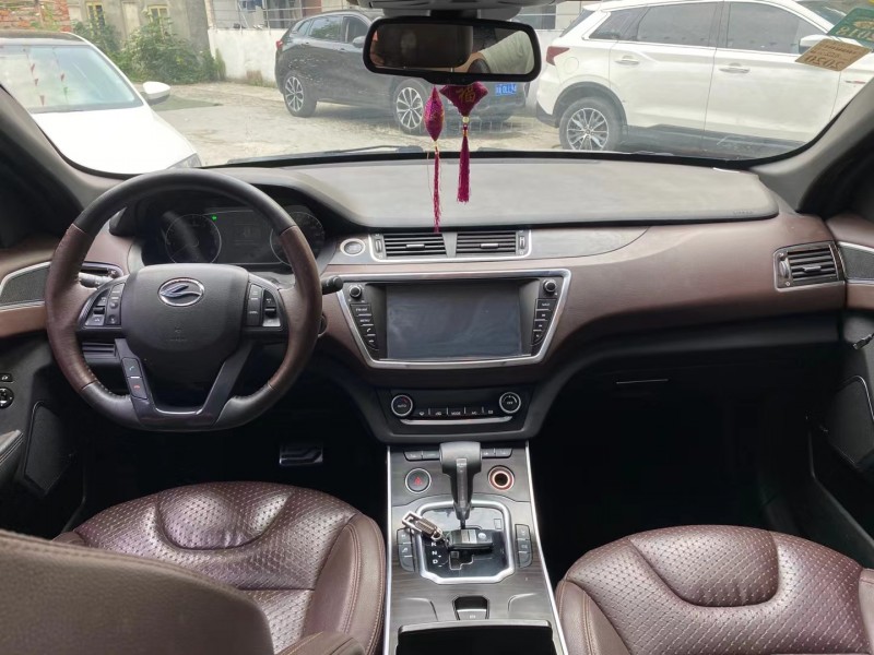 成都16年陆风X75