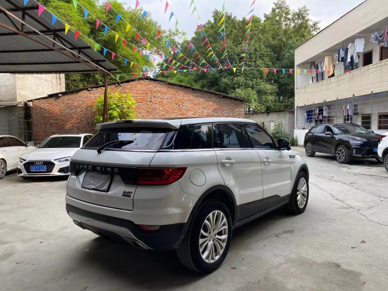 成都16年陆风X77