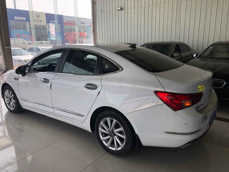 潍坊16年别克威朗4