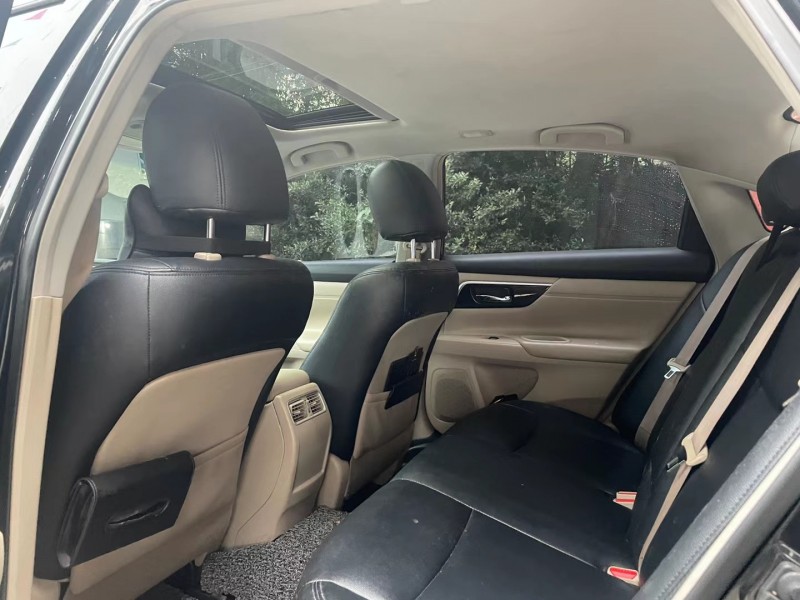 成都17年日产天籁6