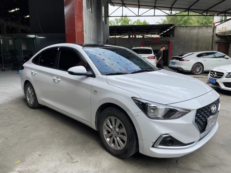 成都20年现代悦动3