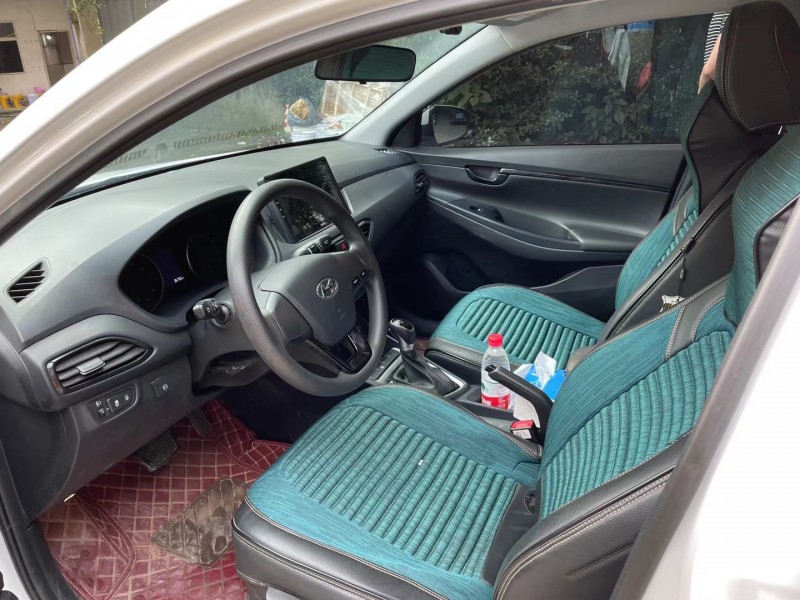 成都20年现代悦动5