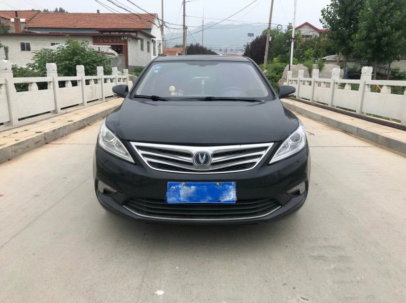 淄博15年長安汽車逸動1