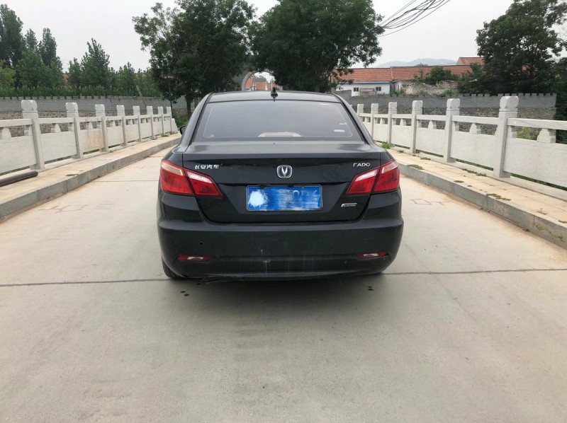 淄博15年長安汽車逸動9