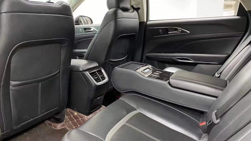 成都18年福特金牛座5