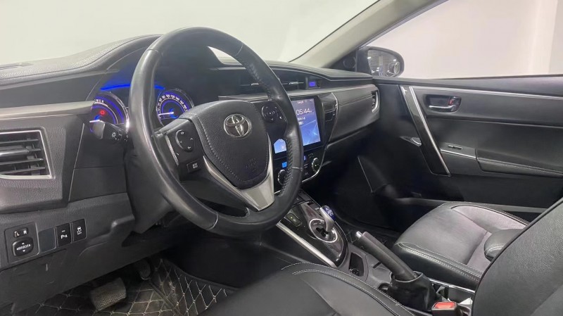 成都16年丰田卡罗拉4