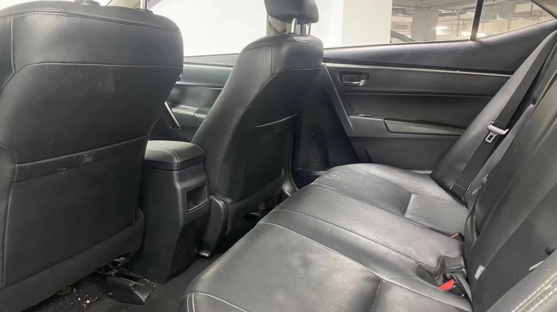 成都16年丰田卡罗拉5