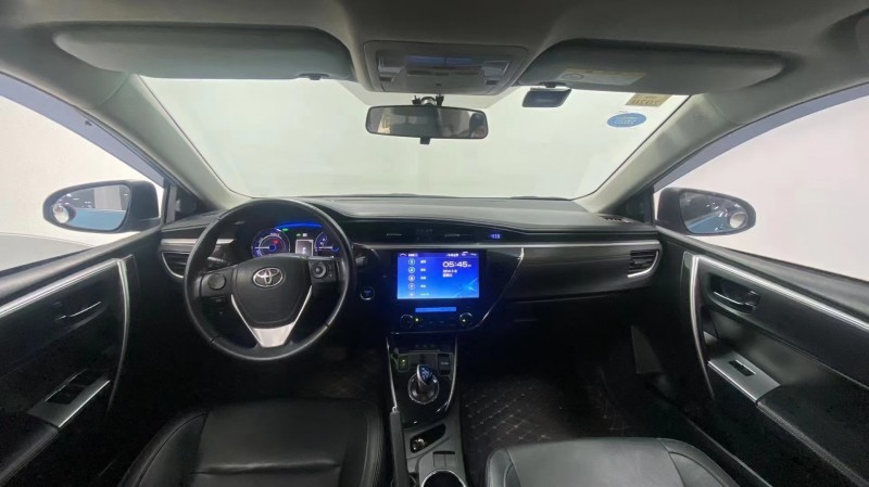 成都16年丰田卡罗拉7