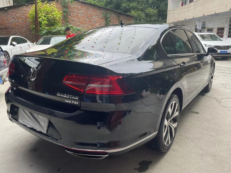 成都17年大众迈腾8