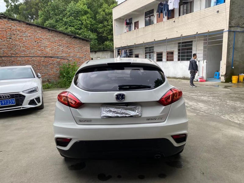 成都14年长安汽车逸动9