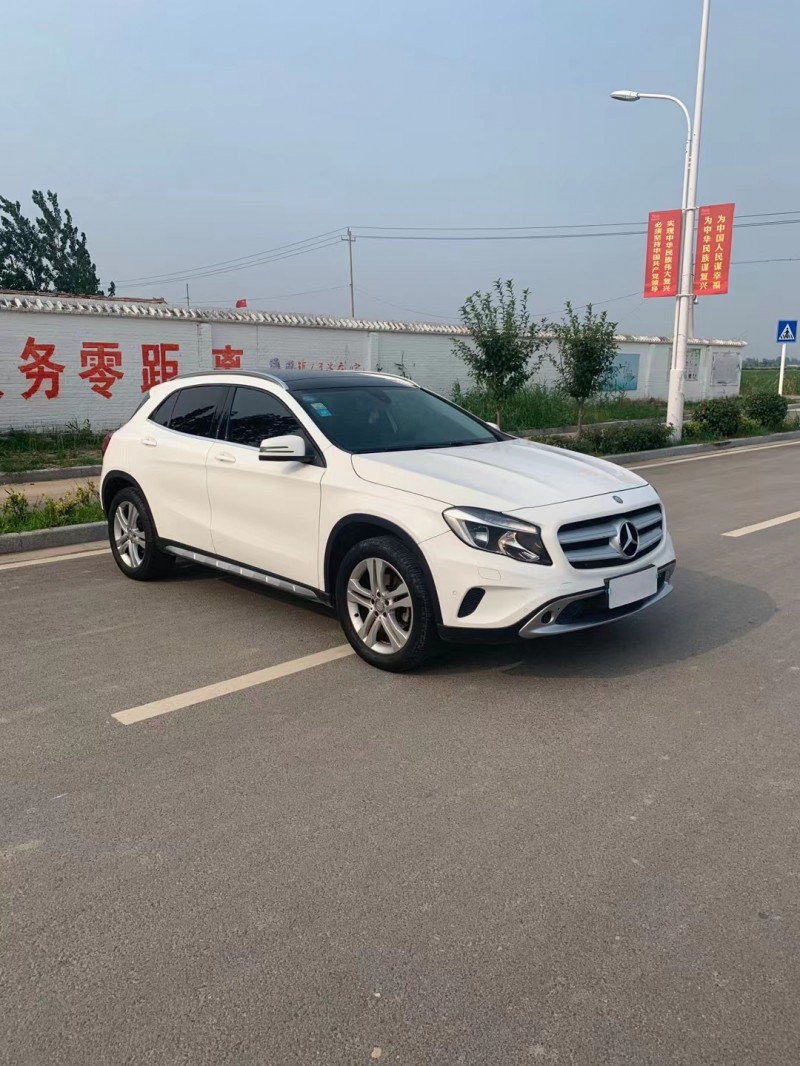 徐州16年奔驰GLA3