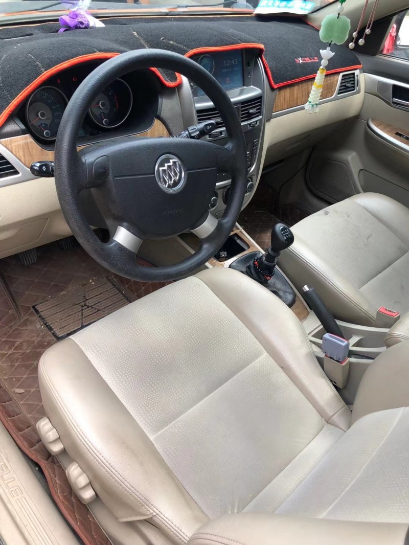 保定15年别克凯越7