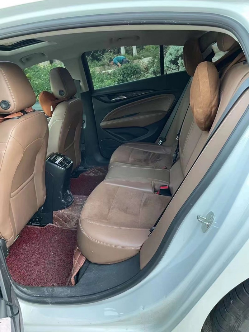 宜春18年别克君威5