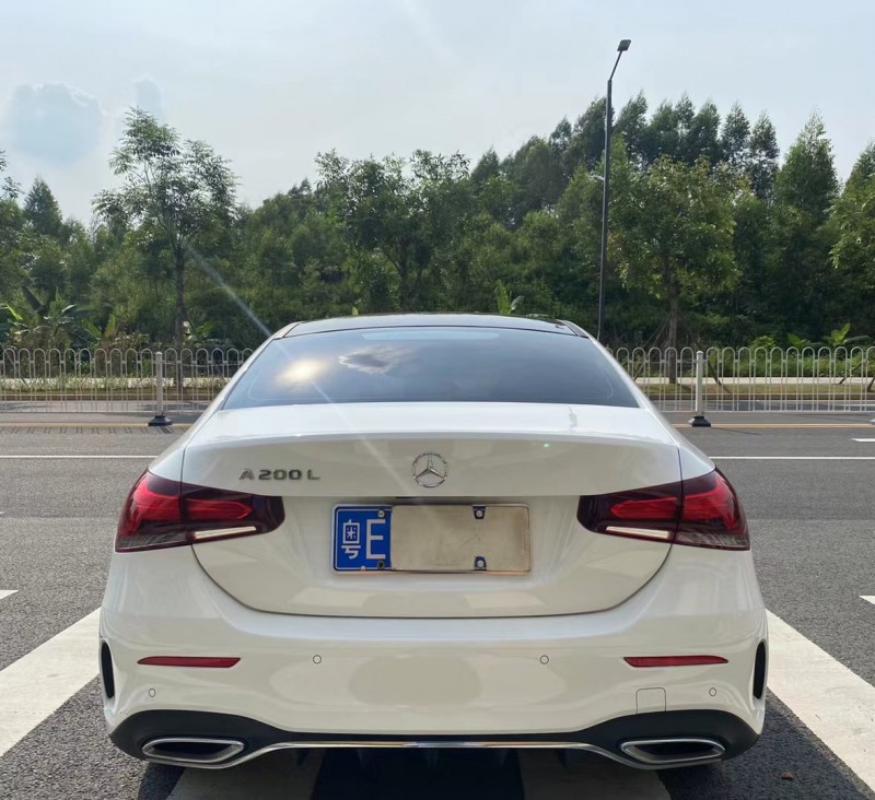 广州19年奔驰A1