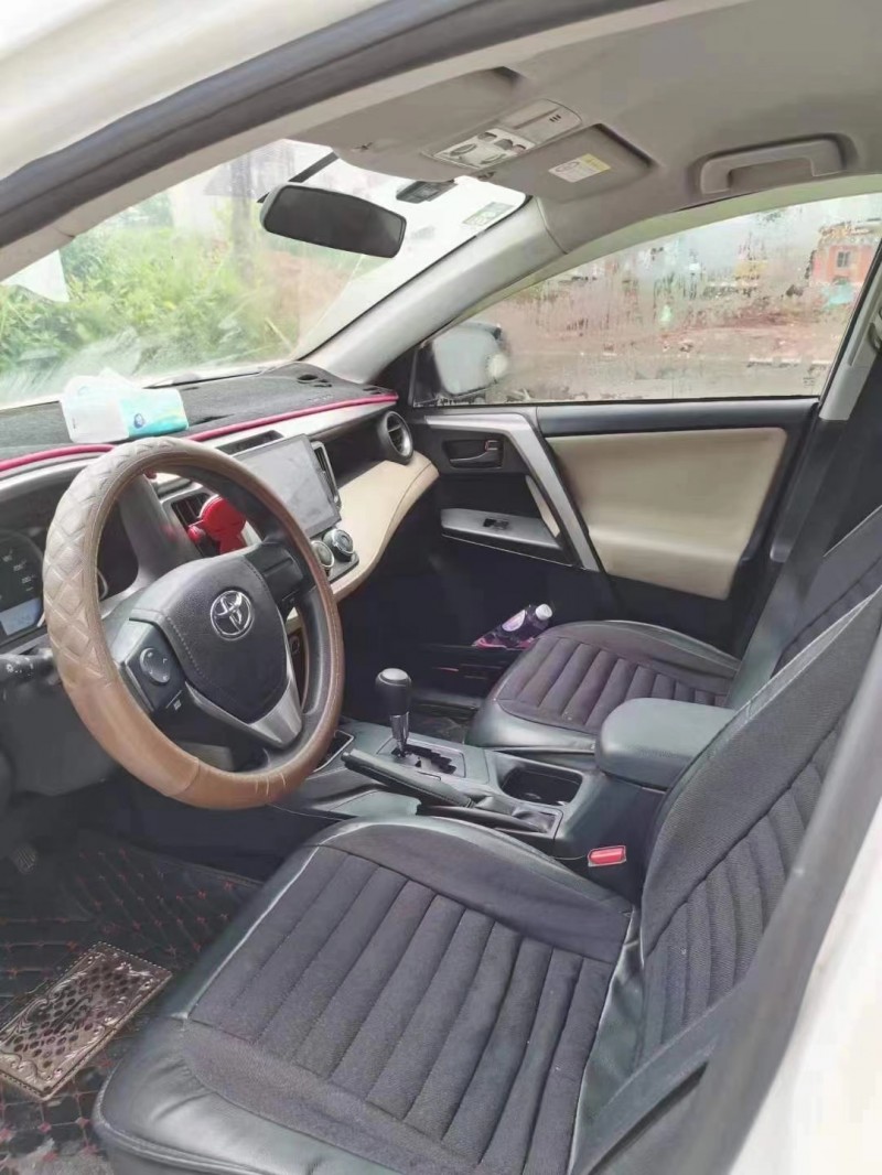 黃岡17年豐田RAV43