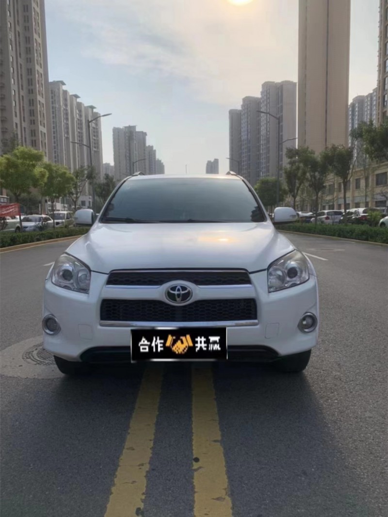 長治12年豐田RAV49