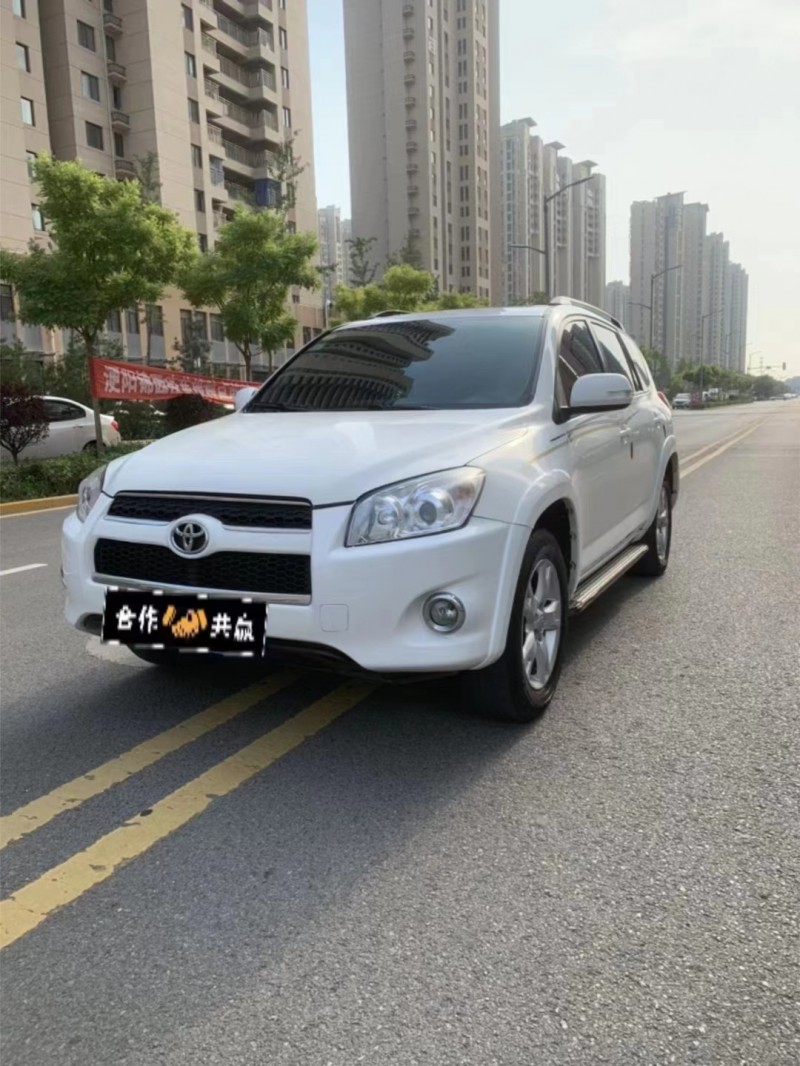 長治12年豐田RAV48