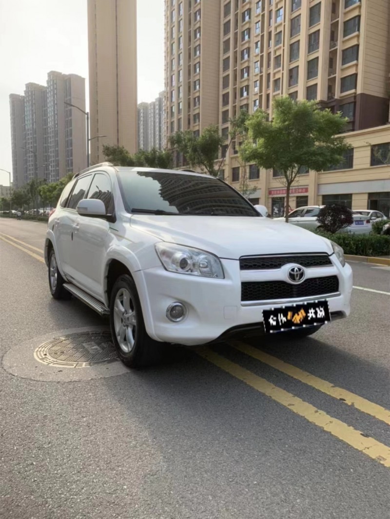 長治12年豐田RAV47