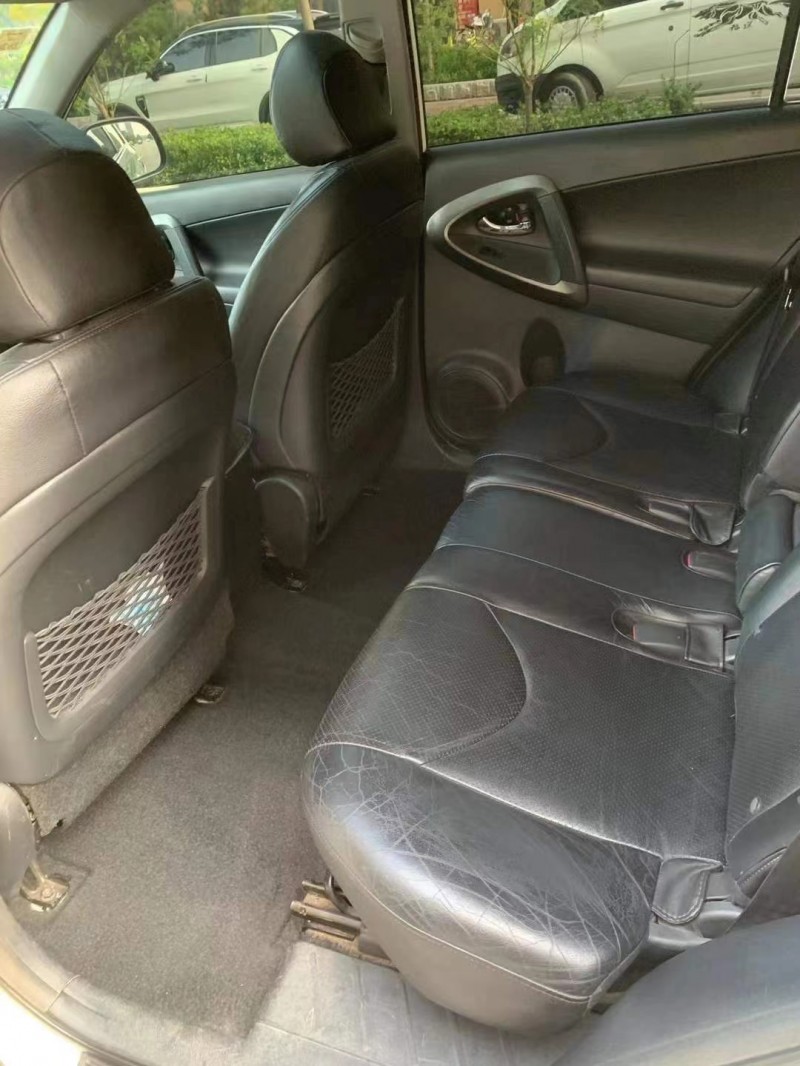 長治12年豐田RAV45