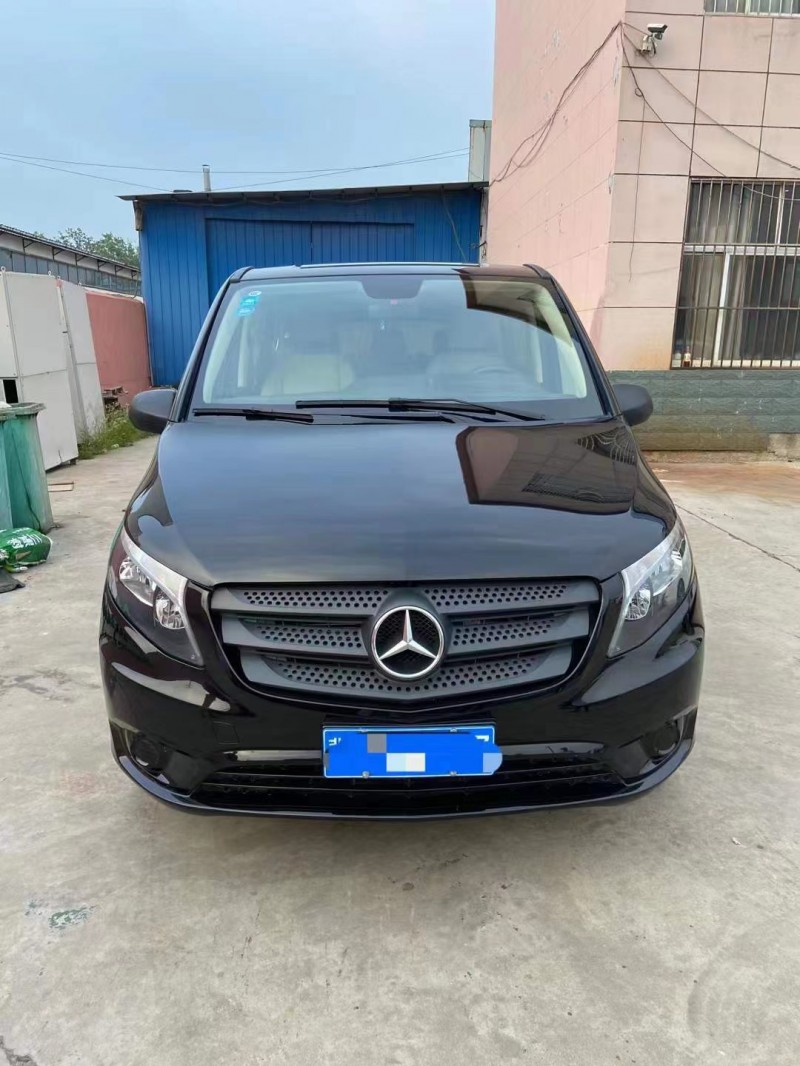 济南19年奔驰威霆1