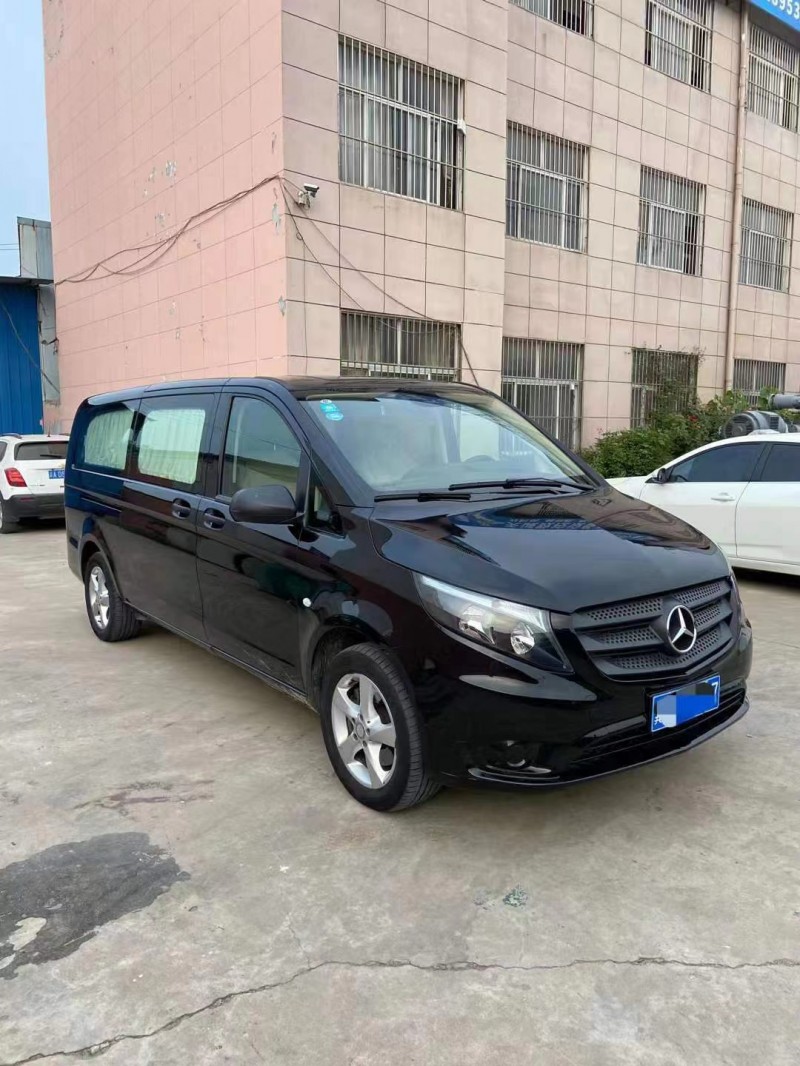 济南19年奔驰威霆3