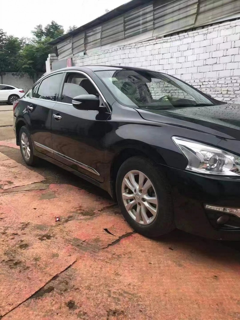 宜昌16年日產天籟3