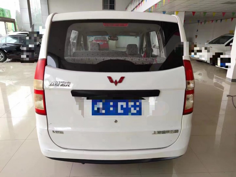 聊城15年五菱汽車宏光9