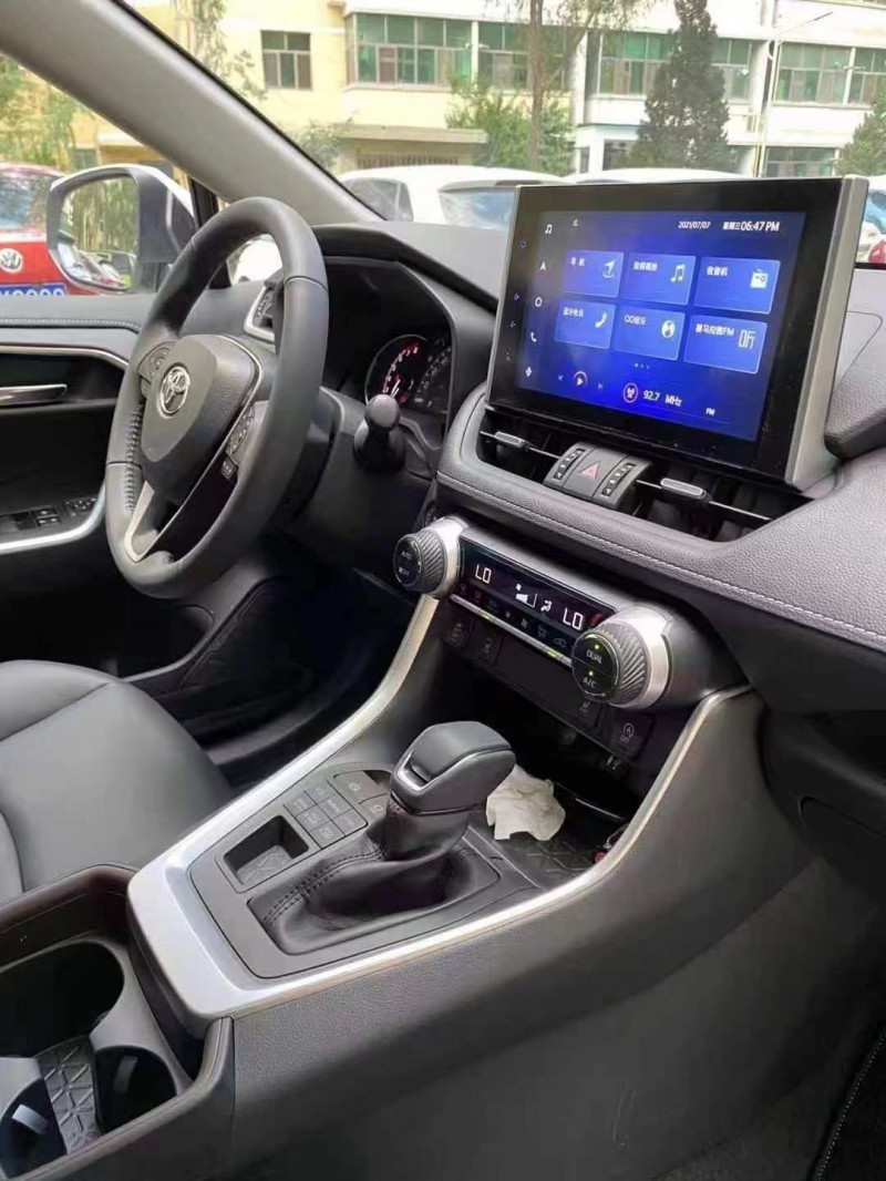 保定21年丰田RAV4荣放7