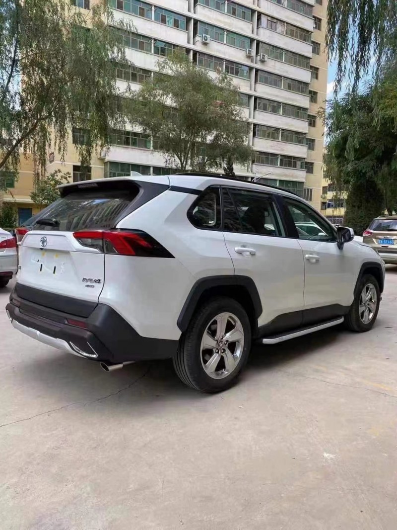保定21年丰田RAV4荣放8