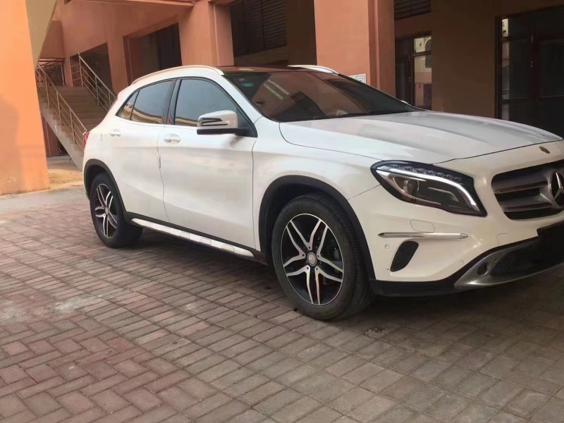 保定16年奔驰GLA3