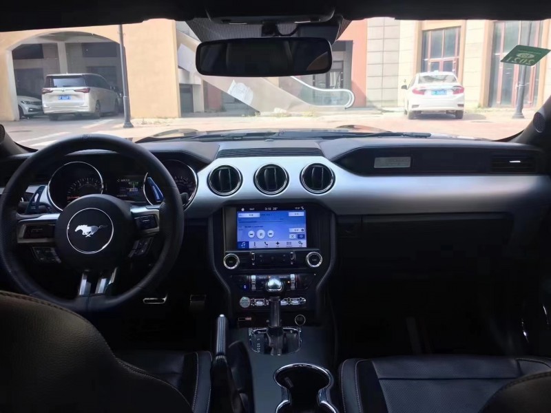 保定17年福特野马5