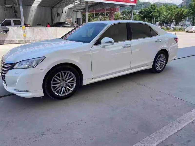 邵阳17年丰田皇冠5