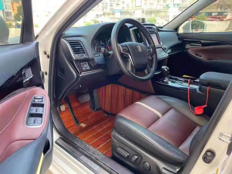 邵阳17年丰田皇冠3