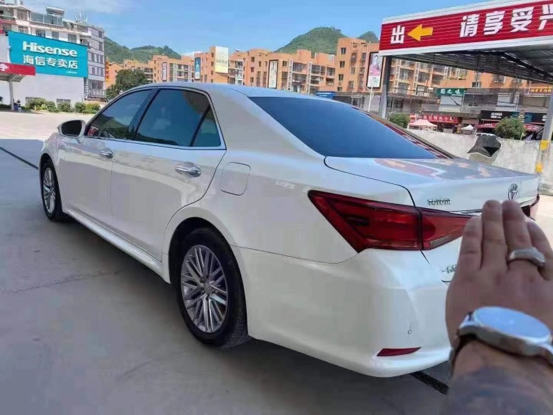 邵阳17年丰田皇冠2