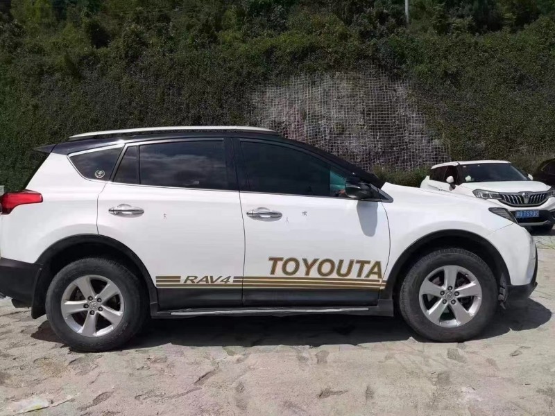 貴陽14年豐田RAV42