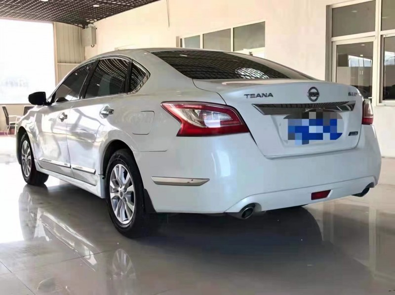 東營14年日產天籟8