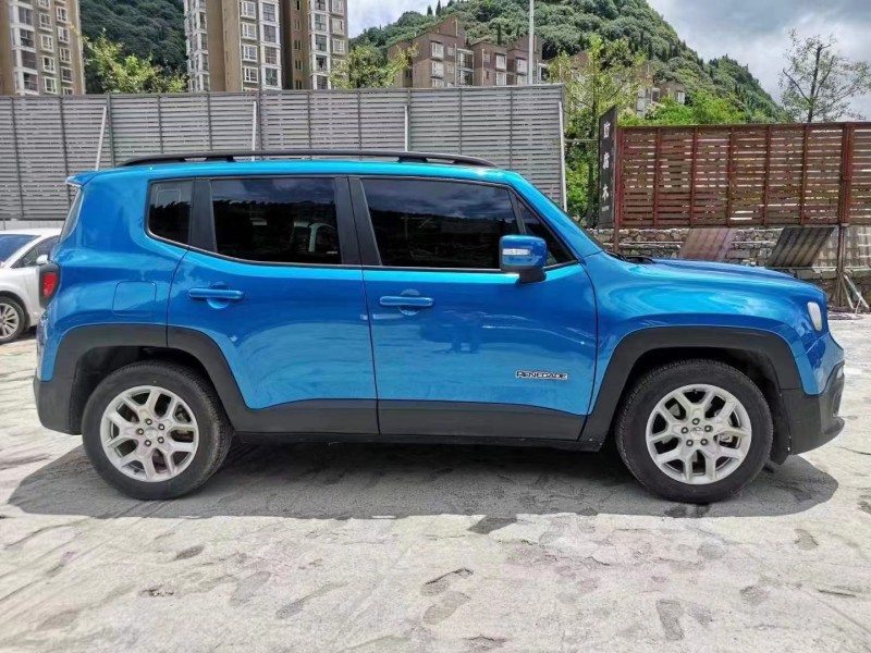 遵義20年Jeep自由俠3