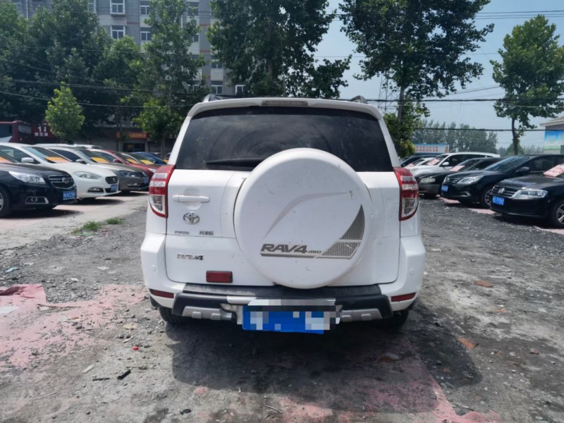 郑州13年丰田RAV45