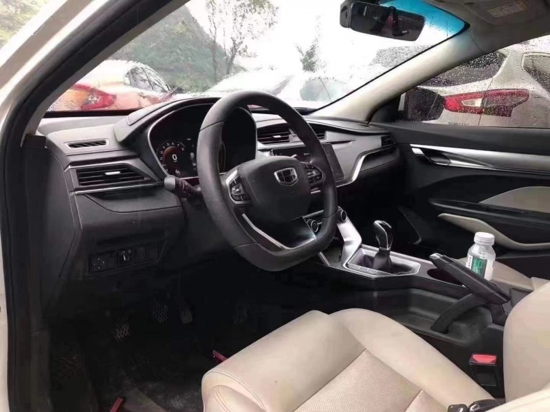 益阳19年吉利缤瑞5