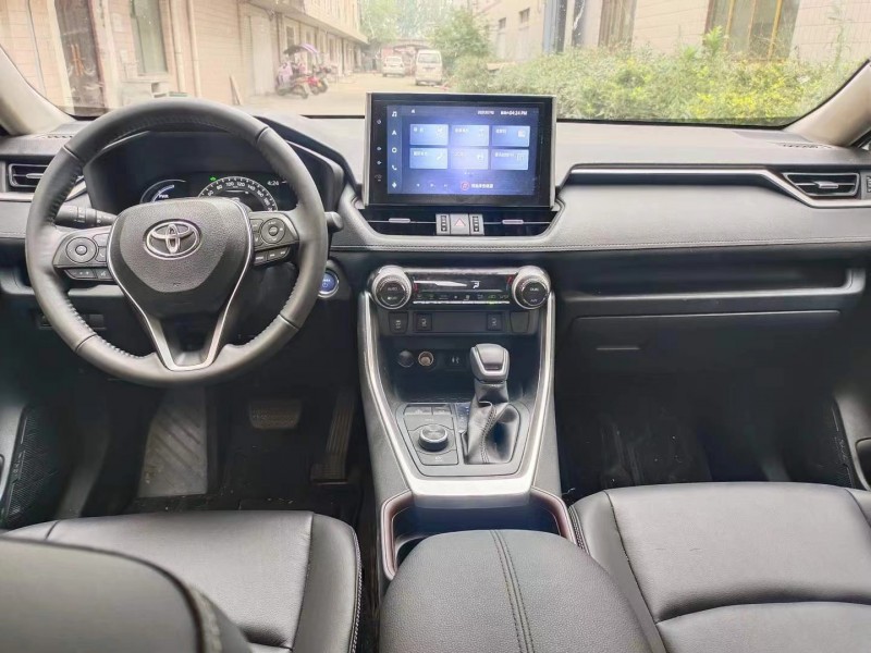 武汉21年丰田RAV42