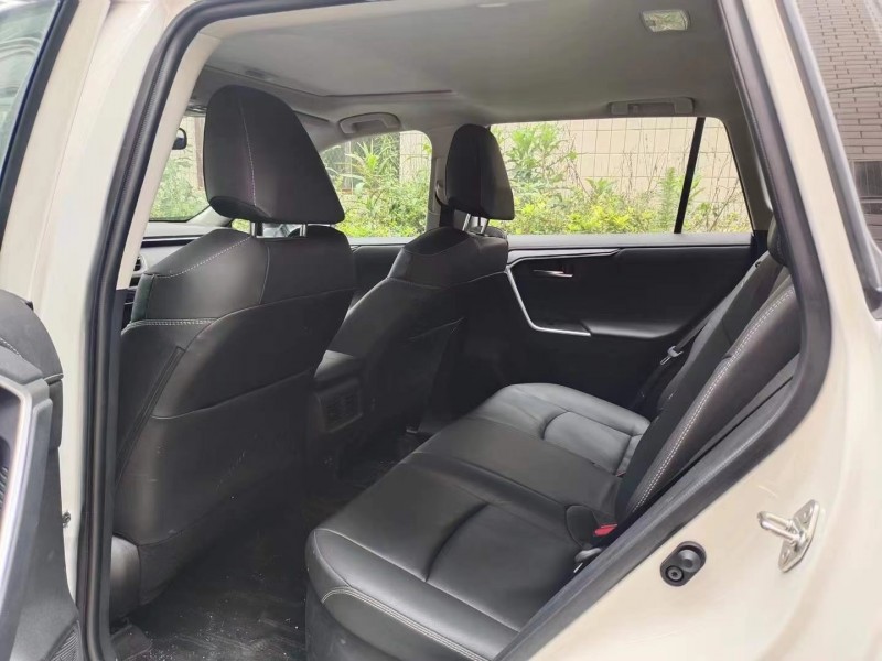 武汉21年丰田RAV43