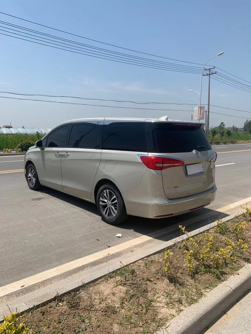 徐州17年别克GL84