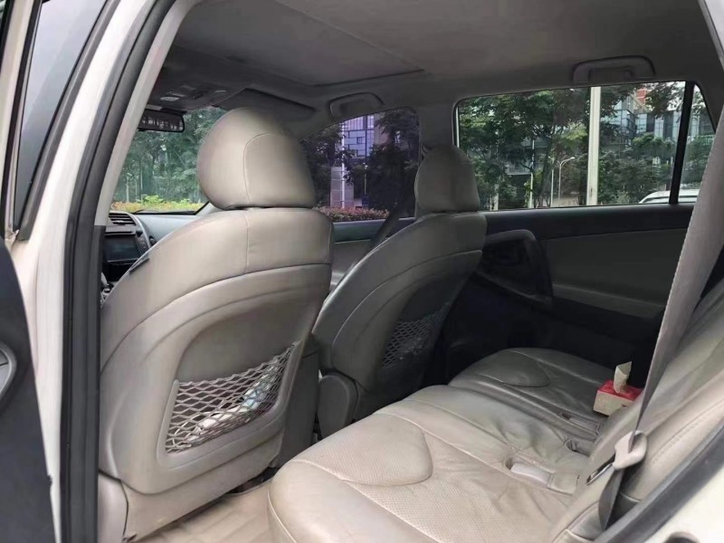 孝感11年豐田RAV44