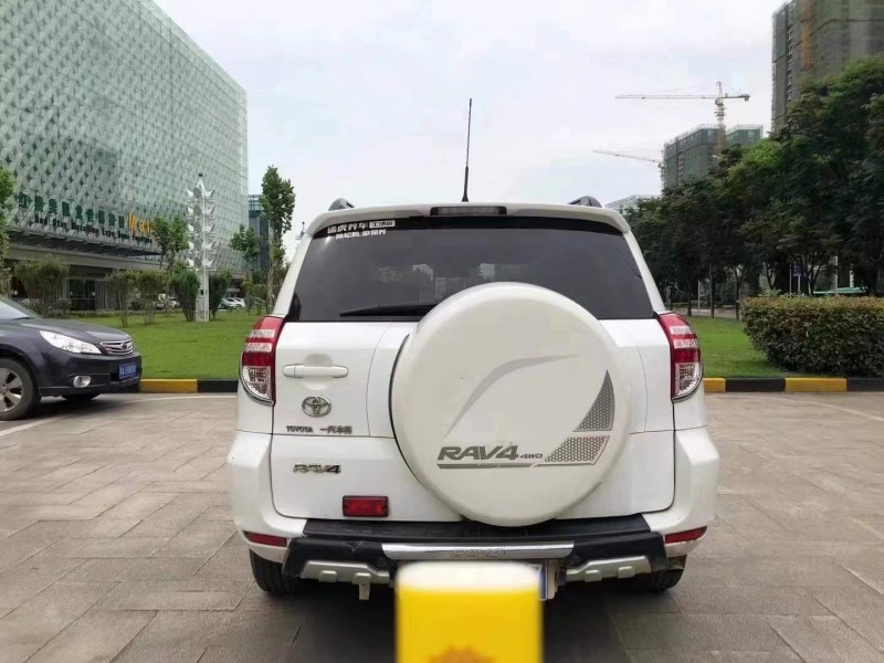 孝感11年豐田RAV41