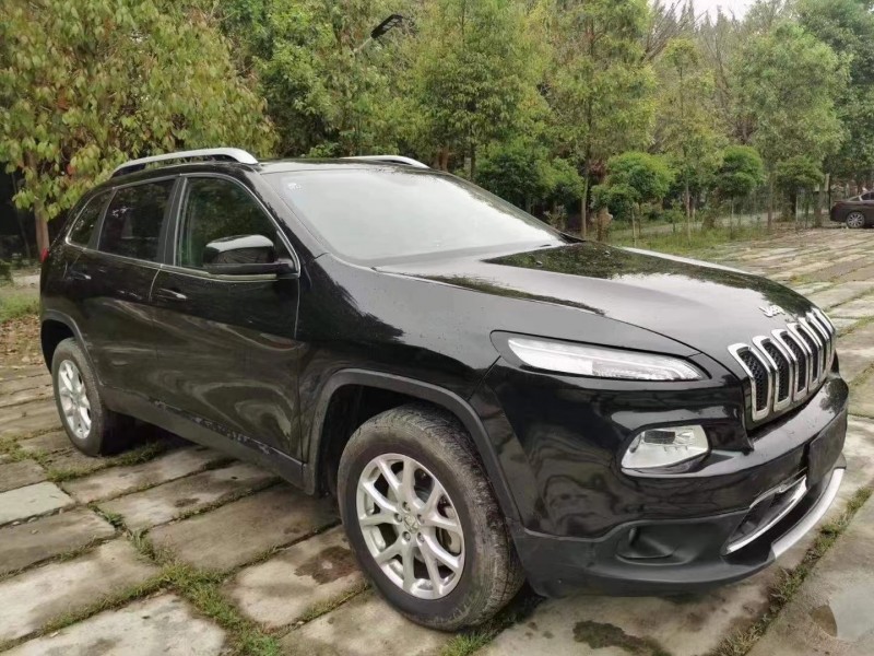 成都16年Jeep自由光2