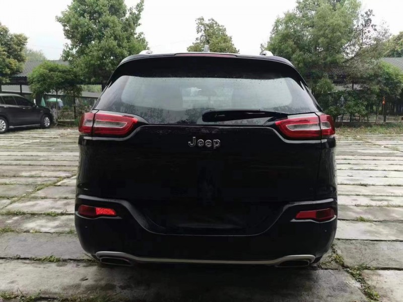 成都16年Jeep自由光6