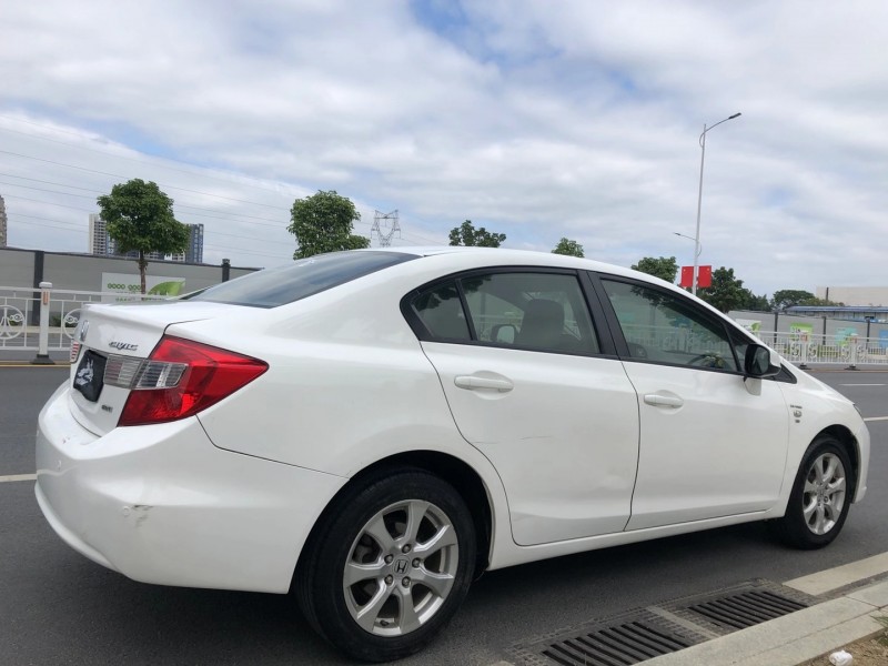 广州14年本田思域1