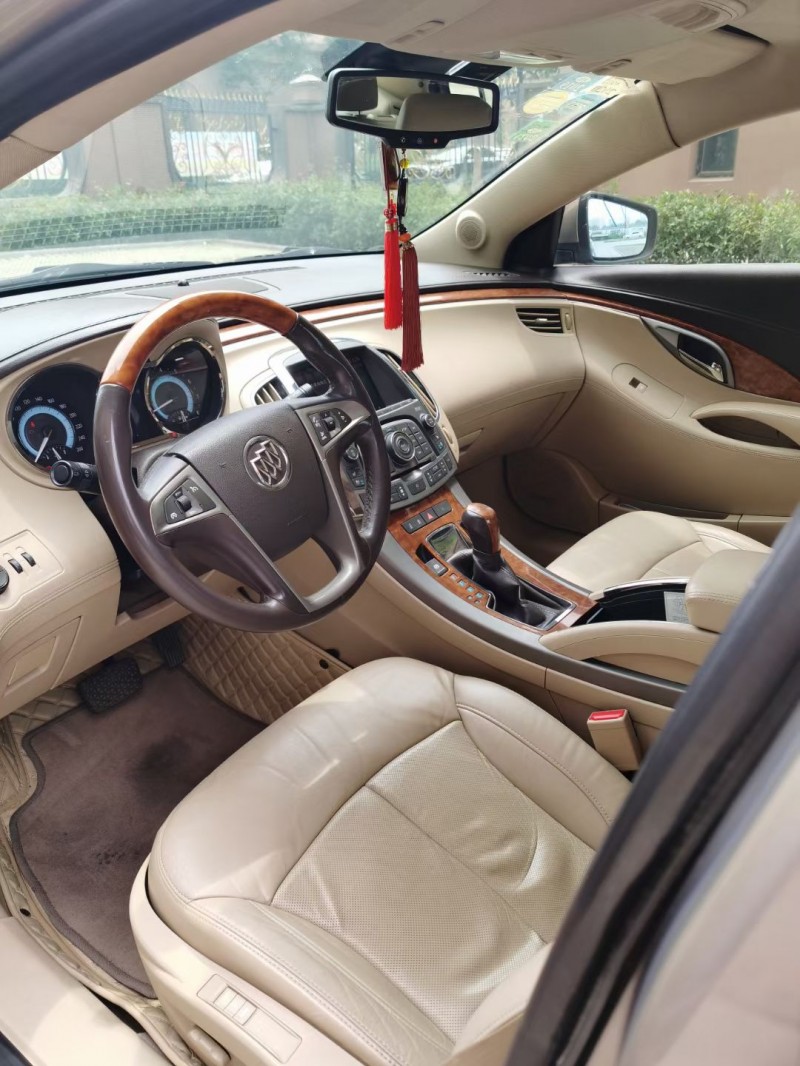 青岛11年别克凯越2